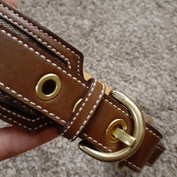 Authentic Coach adjustable hook belt - Picture 5 of 7